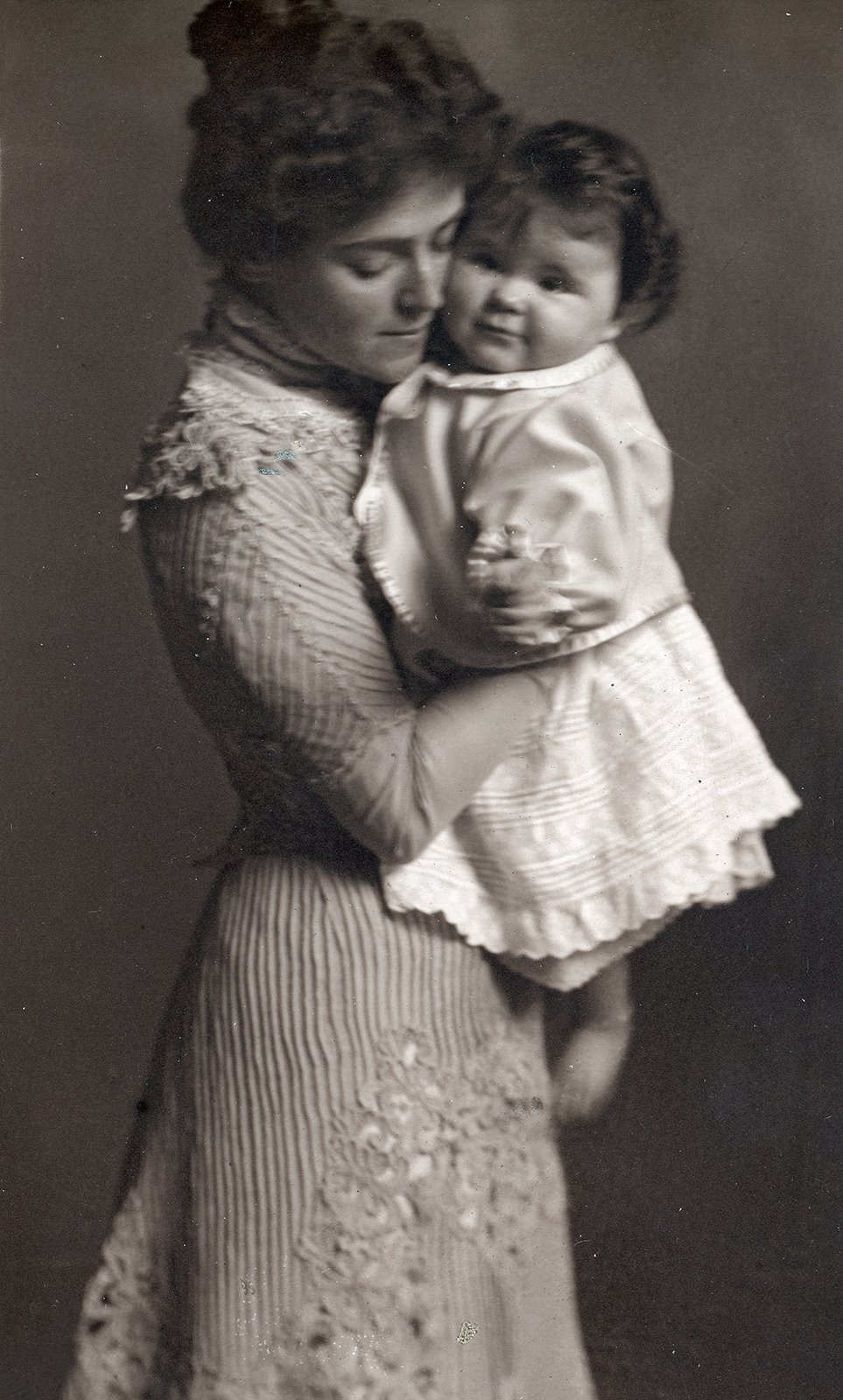 Gretchen Fiske-Warren (Molly’s sister) and Rachel Warren, Boston, 1890s.