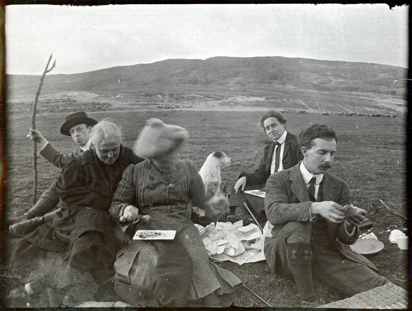 Barton-Childers family picnic on Scarr, Wicklow, 1912.