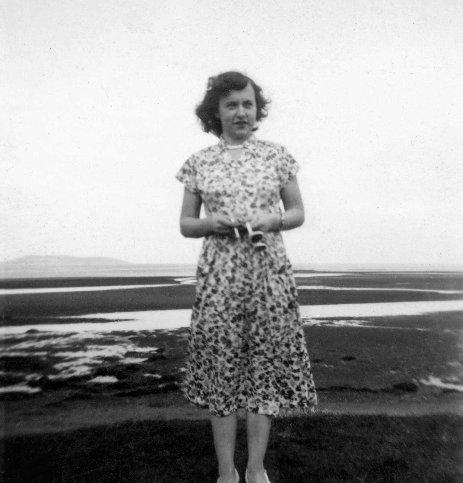 Pam on The Strand, Malahide – preparing to depart for Canada,